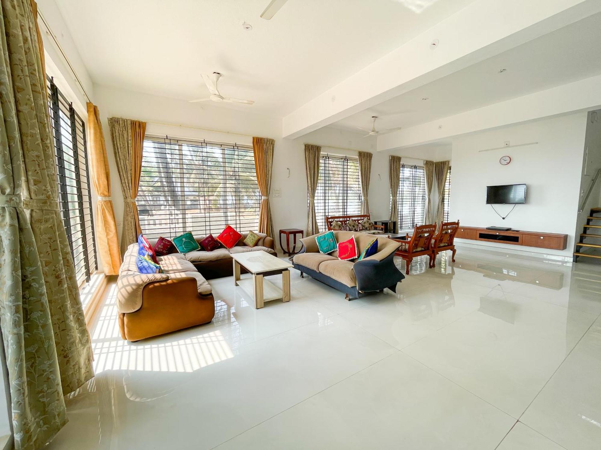 Gintara Beach Homestay By Evaddo Kalyānpur Exterior foto