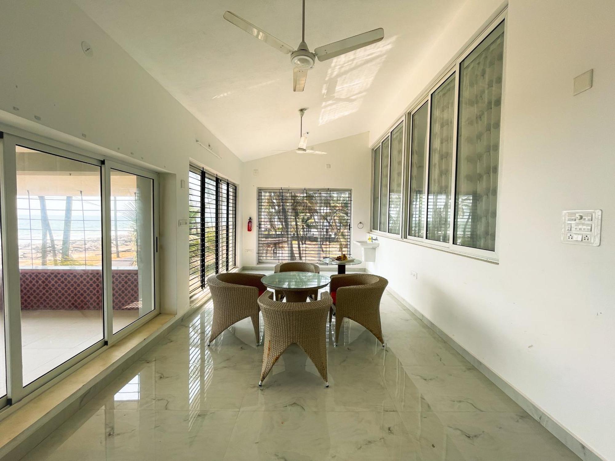 Gintara Beach Homestay By Evaddo Kalyānpur Exterior foto