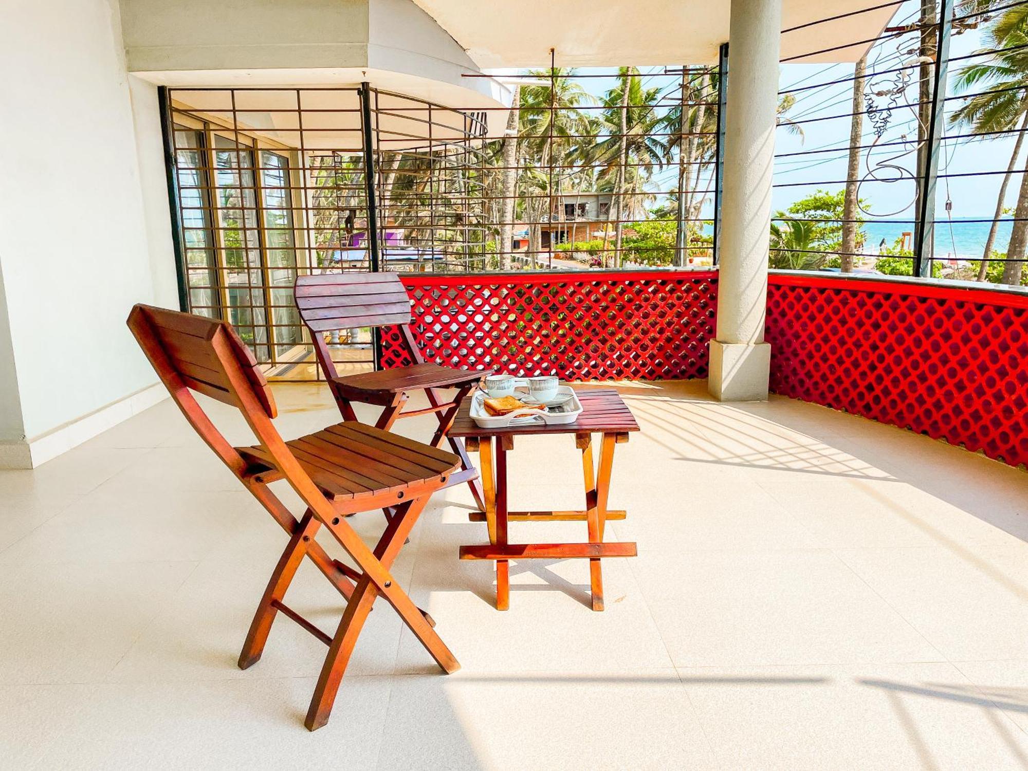 Gintara Beach Homestay By Evaddo Kalyānpur Exterior foto